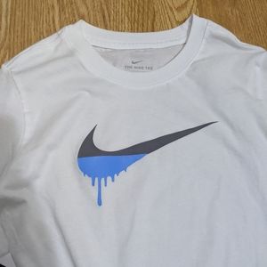 🤍💙 Nike boys size Large, 10/12 top